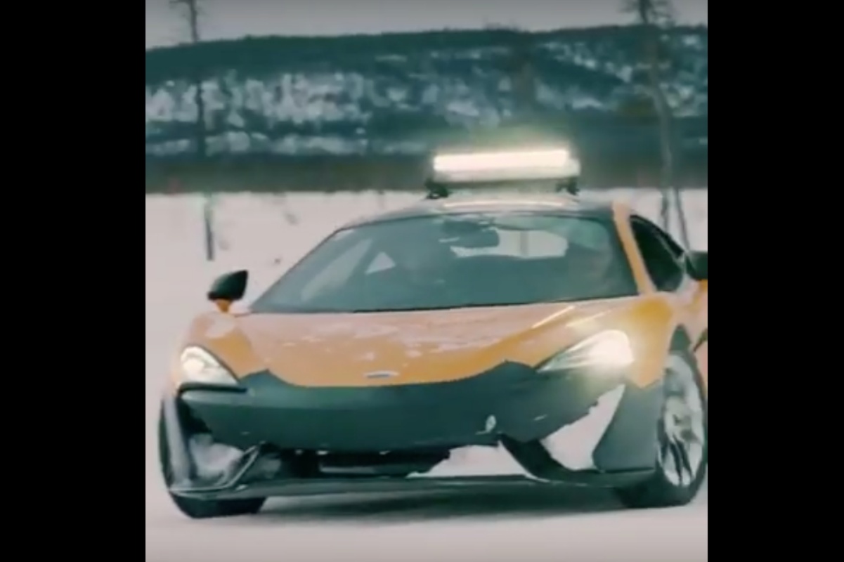 David Beckham aceita desafio de conduzir um McLaren na neve