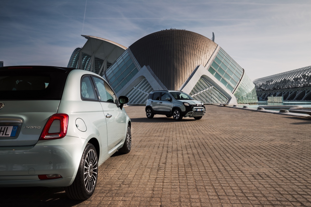 Fiat 500 e Panda Hybrid: o primeiro passo