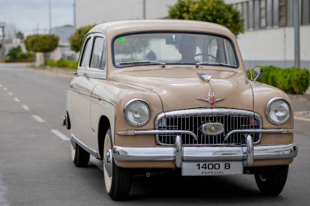 SEAT 1400