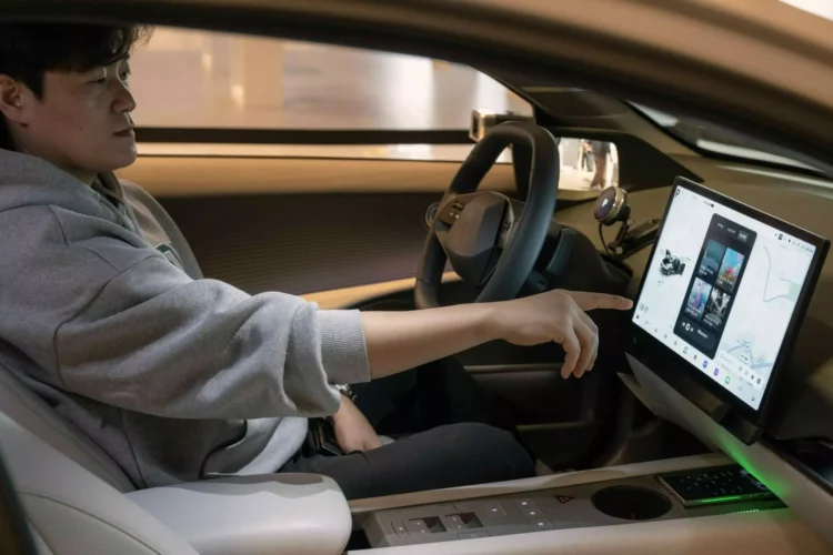 Hyundai mostra sistema de infoentretenimento Pleos