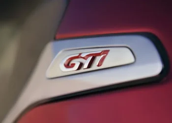 É oficial! Sigla GTI vai mesmo regressar aos Peugeot mais desportivos