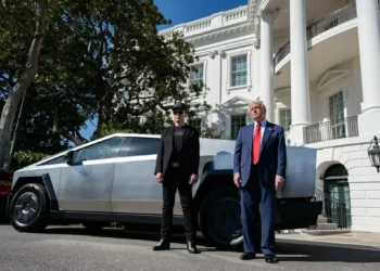 Políticas de Musk “obrigam” milhares a vender os seus Tesla