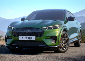Ford Mustang Mach-E ganha melhorias para 2025
