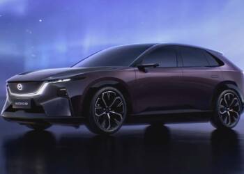 Mazda EZ-60 ataca Tesla Model Y