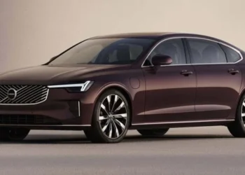 Volvo renova S90 e continua a ter bom aspeto