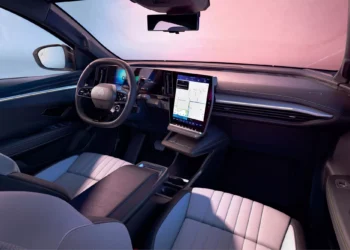 Renault Scenic E-Tech ganha novas funcionalidades