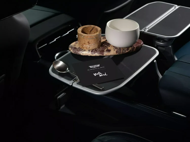 Luxo! Jantar 5 estrelas no carro, novo extra desta marca de luxo