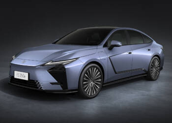 Novo Lexus ES vai ter opções híbridas e elétricas