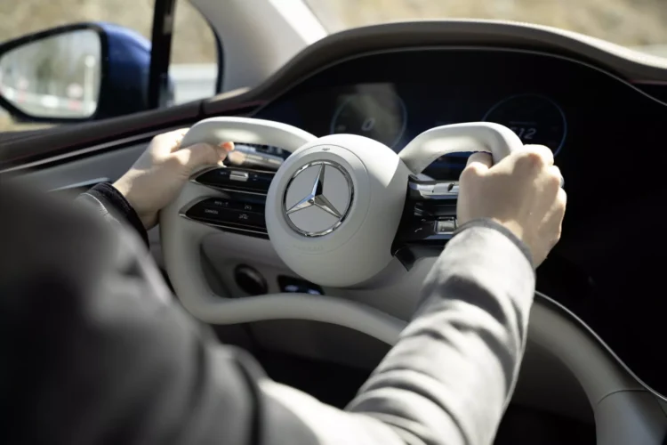 Mercedes-Benz vai ter volantes estilo Yoke