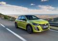 Peugeot E-208 tem mais autonomia e híbridos estão mais potentes