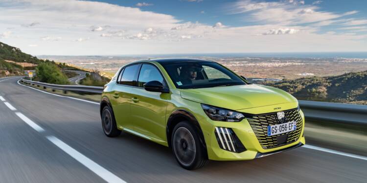 Peugeot E-208 tem mais autonomia e híbridos estão mais potentes
