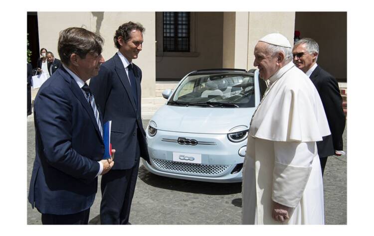 Fiat 500 Papa Francisco