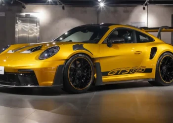 Este Porsche 911 GT3 RS único tem 200.000 euros em opcionais