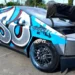 Vende-se Tesla vandalizado