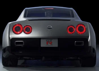 Nissan tem “pessoas” a trabalhar num novo GT-R