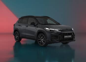 Toyota Corolla Cross ganha restyling e versão GR SPORT