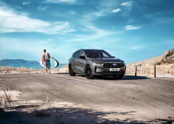 Ford apresenta Black Package para o SUV Kuga