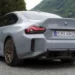 BMW mostra imagens do M2 CS com um spoiler traseiro enorme