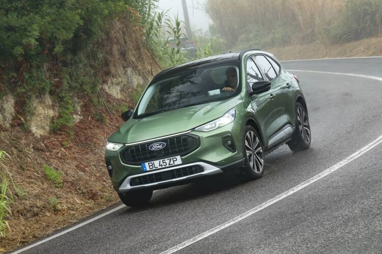 Contacto – Ford Kuga Active X 2.5 Duratec PHEV – Camuflado da moda