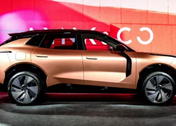 Este SUV bate o recorde de autonomia elétrica num PHEV