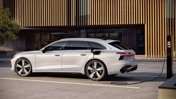 Novo Audi A6 ganha versões PHEV com mais autonomia elétrica