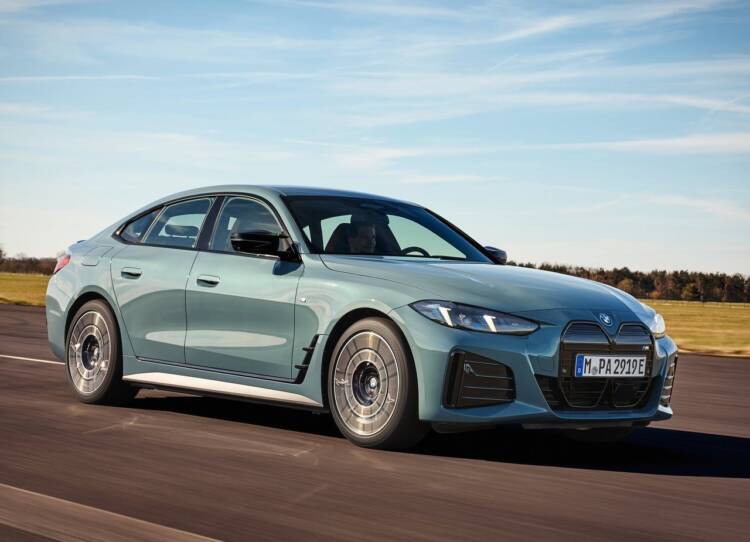 BMW i4 traz mais autonomia e tecnologia para 2025