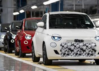 Fiat 500 recupera o motor a gasolina e traz uma surpresa