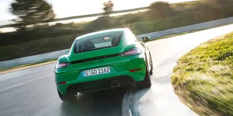 Porsche 718 Boxster e Cayman saem de cena no final do ano