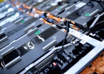 Ford já monta baterias para o Capri e o Explorer em Colónia