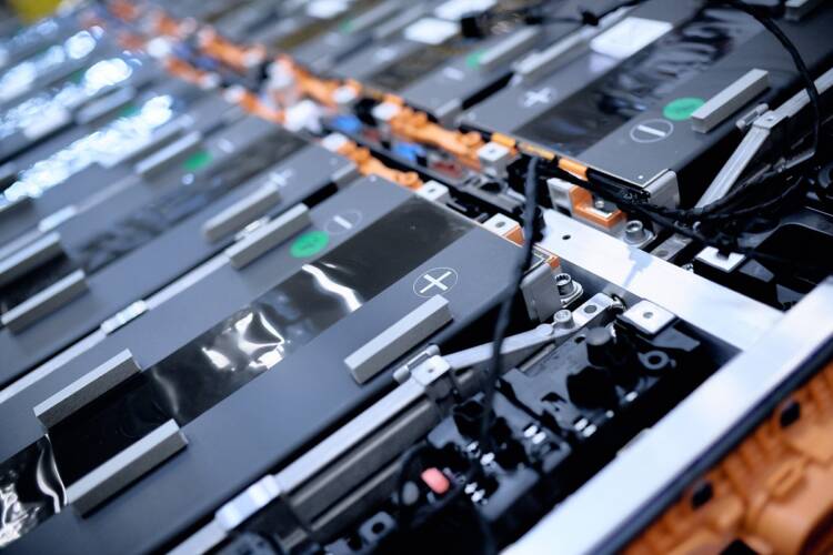 Ford já monta baterias para o Capri e o Explorer em Colónia