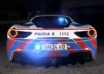 Polícia de trânsito em Portugal vai passar a andar de Ferrari