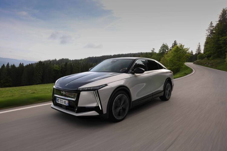 Carro oficial do presidente francês já tem preço para Portugal