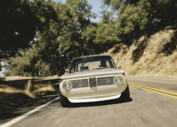 Esta empresa transforma BMW clássicos em relíquias restomod