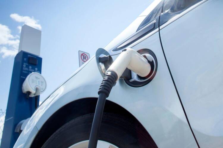 Governo reforça apoio à compra de elétricos com incentivo até 4 mil euros