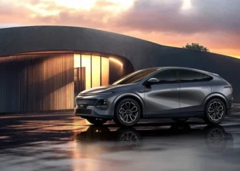 Renovados XPeng G6 e G9 carregam 450 km em 10 minutos