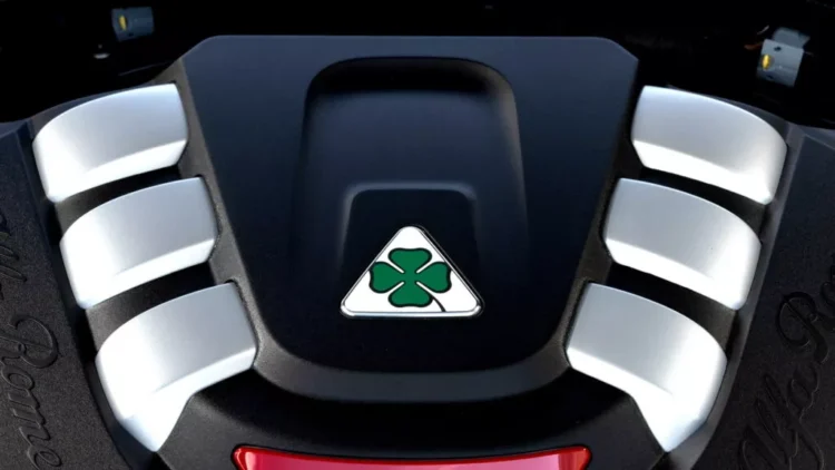 Alfa Romeo e Maserati podem trazer de volta a caixa manual num desportivo exclusivo