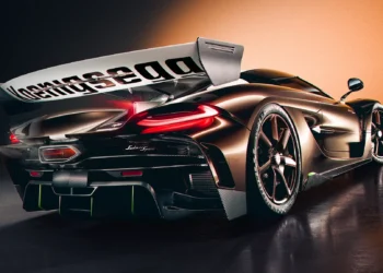 Koenigsegg diz não aos carros elétricos