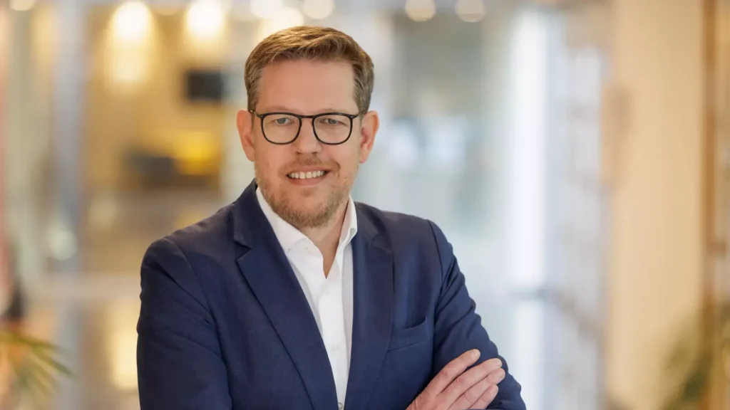 Minto Renault CEO