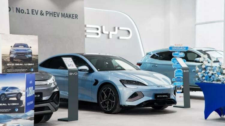 Sabe porque é que a China domina o setor das baterias para elétricos?