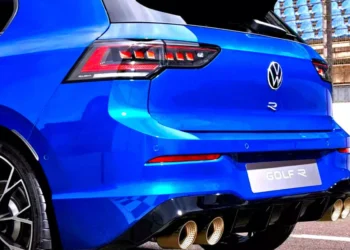 Último VW Golf R a gasolina esconde motor inédito na gama