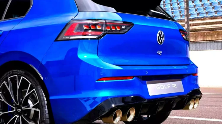 Último VW Golf R a gasolina esconde motor inédito na gama