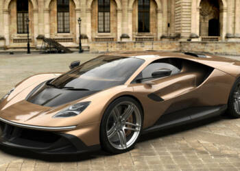 GP1 é um superdesportivo analógico italiano produzido no Reino Unido