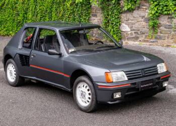 Um “simples” Peugeot 205 T16 de 1984 foi vendido por um valor astronómico