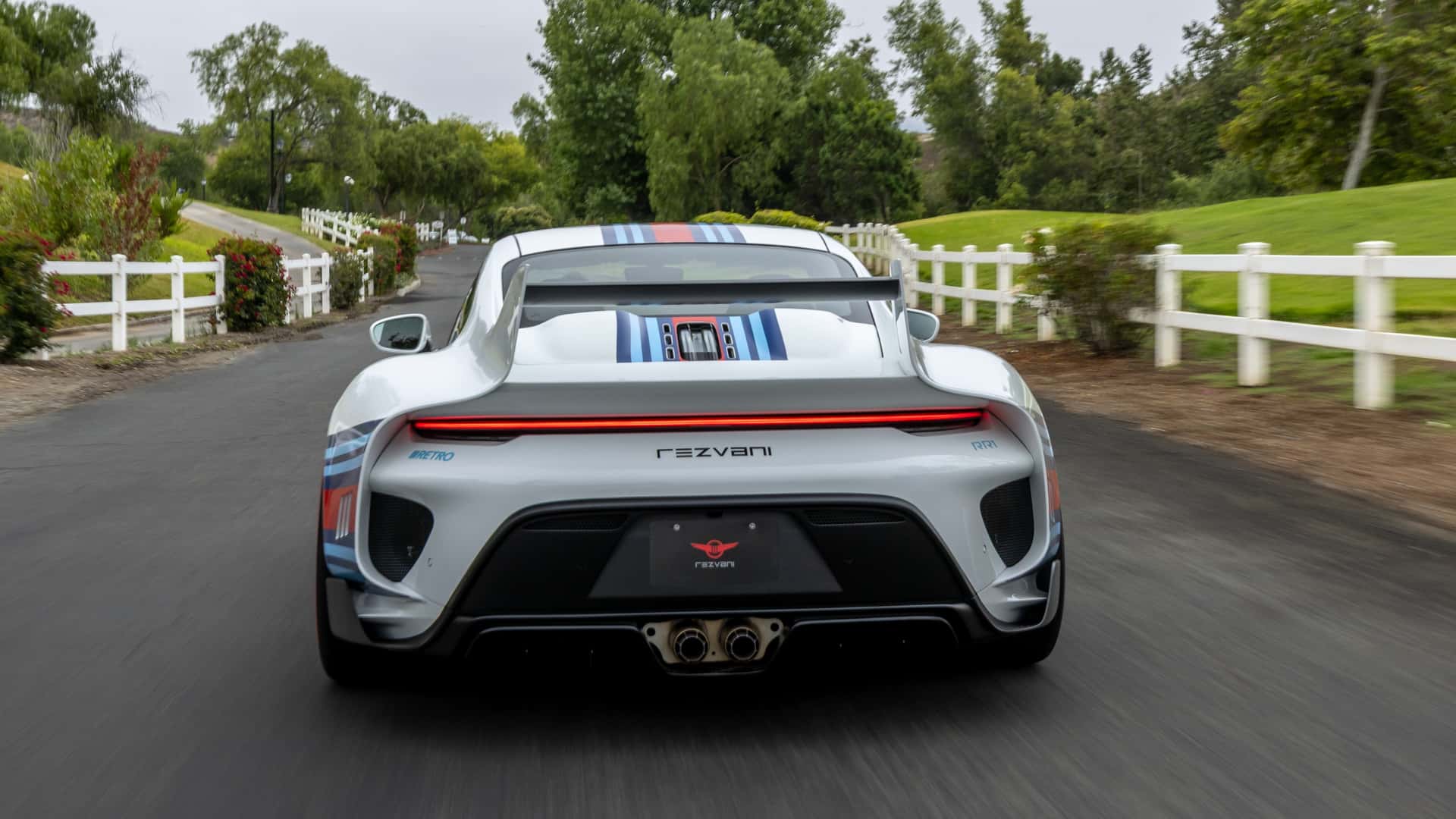 911