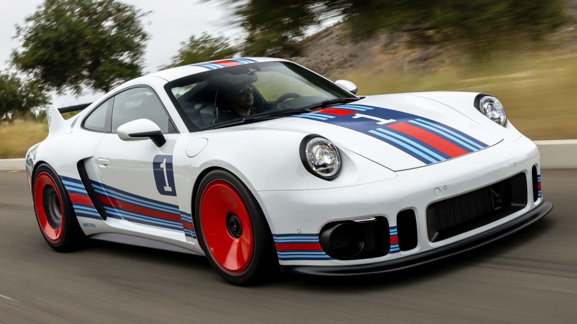 911