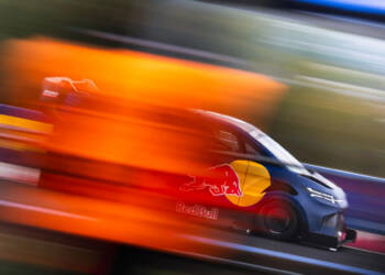 Este furgão é mais rápido que um 911 GT3 RS em Nürburgring