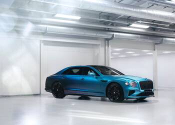 Bentley apresenta primeiro sedan com pintura “Ombré”