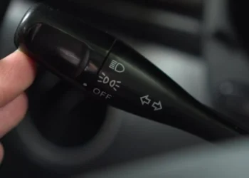 Diz-me que carros conduzes dir-te-ei se fazes pisca!