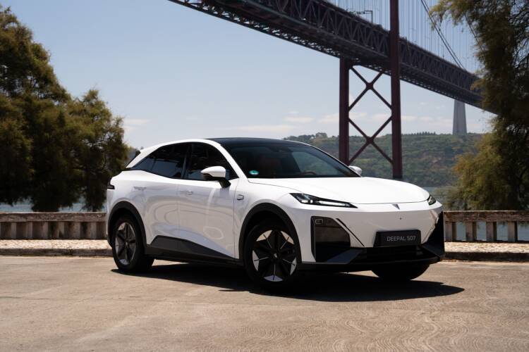 CHANGAN chega a Portugal com o Deepal S07 e já há preço