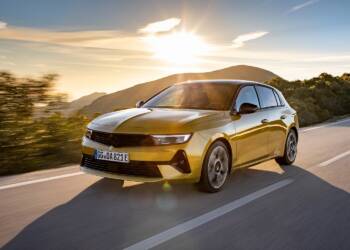 Renovado Opel Astra Hybrid plug-in faz até 83 km em modo elétrico